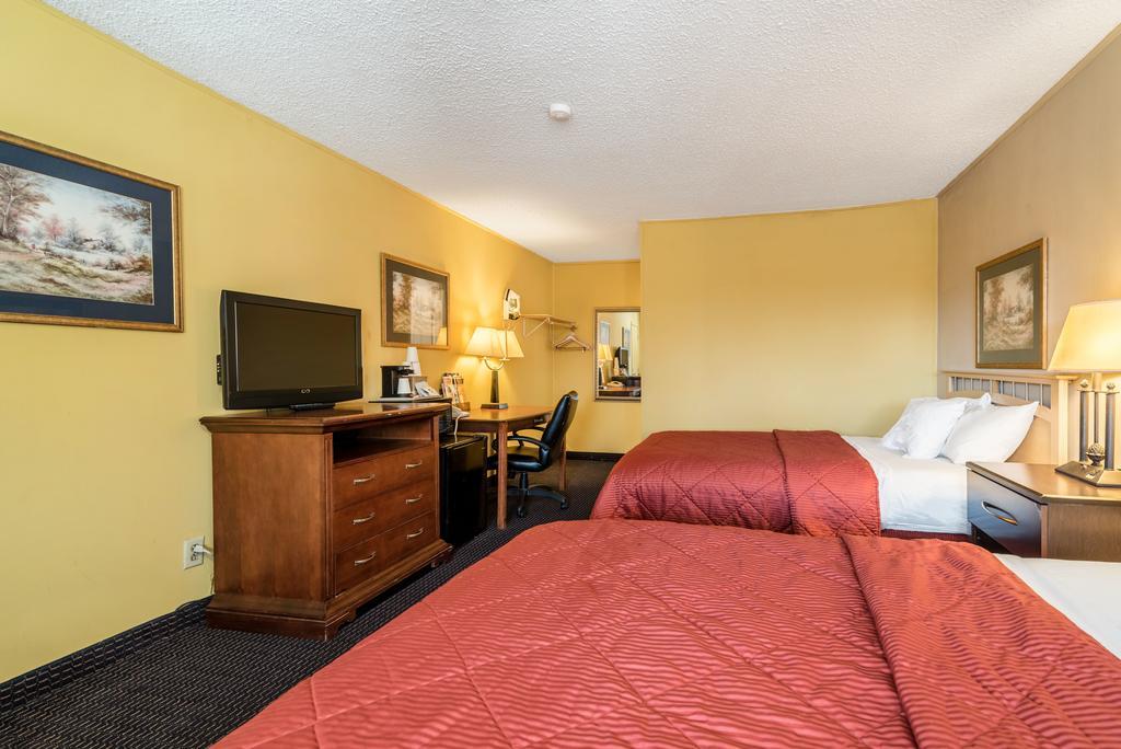 Red Carpet Inn & Suites Albany Airport Exterior photo